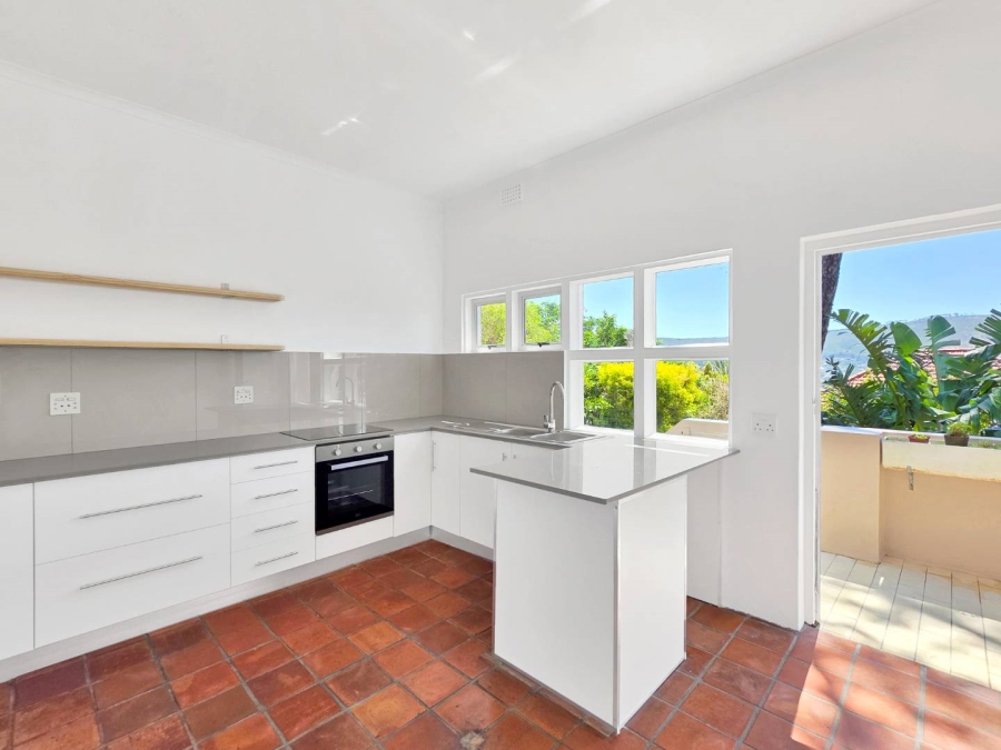 2 Bedroom Property for Sale in Vredehoek Western Cape